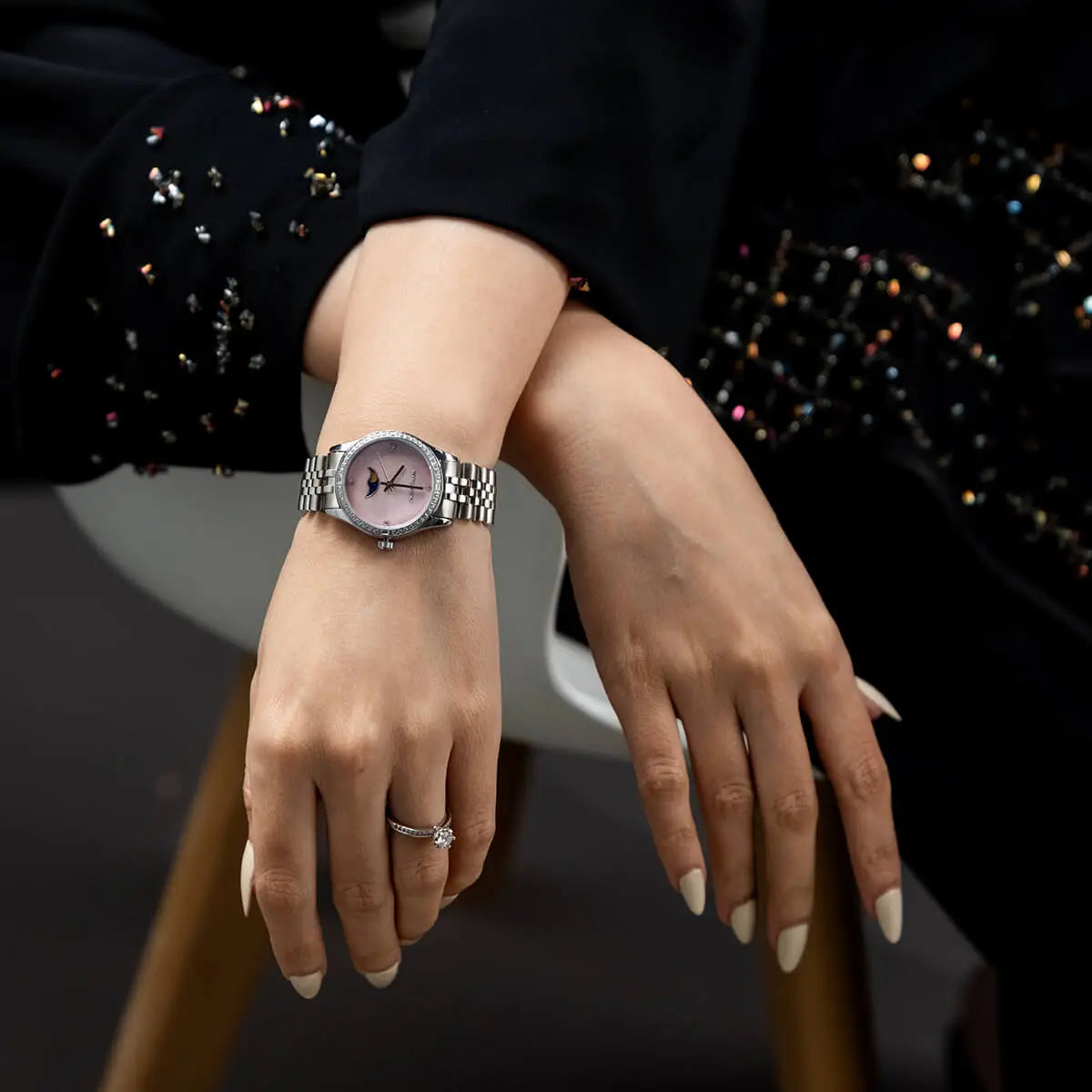 Explore the best watches with the MARKO BALENO LUNAA MB214-B, a stylish women’s wrist watch featuring a polished silver case, pink dial, and silver strap.