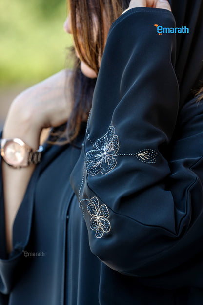 Black Abaya with Elegant Floral Embroidery – Classic Emirati Design