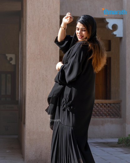 Elegant Black Pleated Abaya with Embellished Details – Premium Design